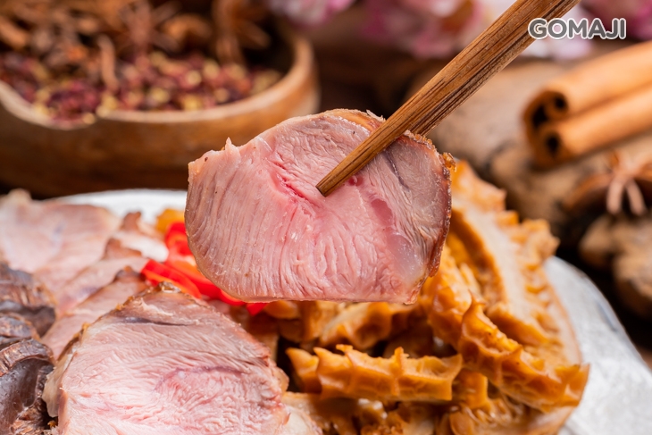 嘴邊肉、牛肚、牛腱肉