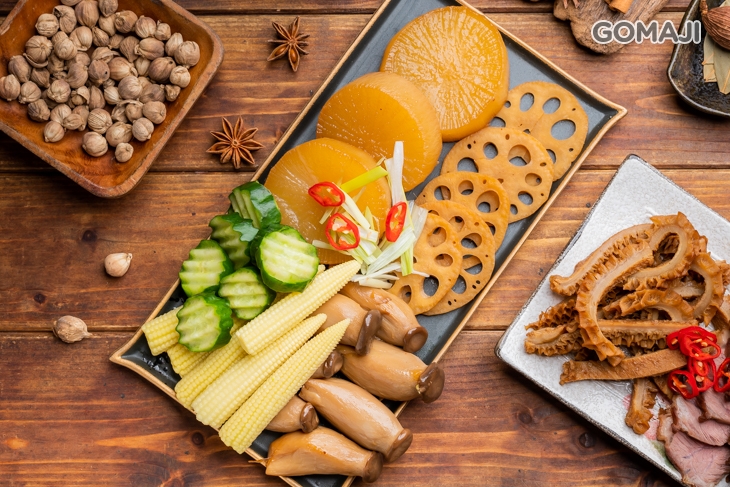 蓮藕、白蘿蔔、花椰菜、玉米筍、杏鮑菇、小黃瓜