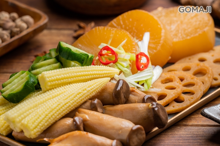 蓮藕、白蘿蔔、花椰菜、玉米筍、杏鮑菇、小黃瓜