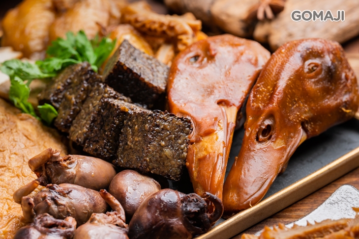 鴨心、二節翅、米血糕、百頁豆腐、豆包