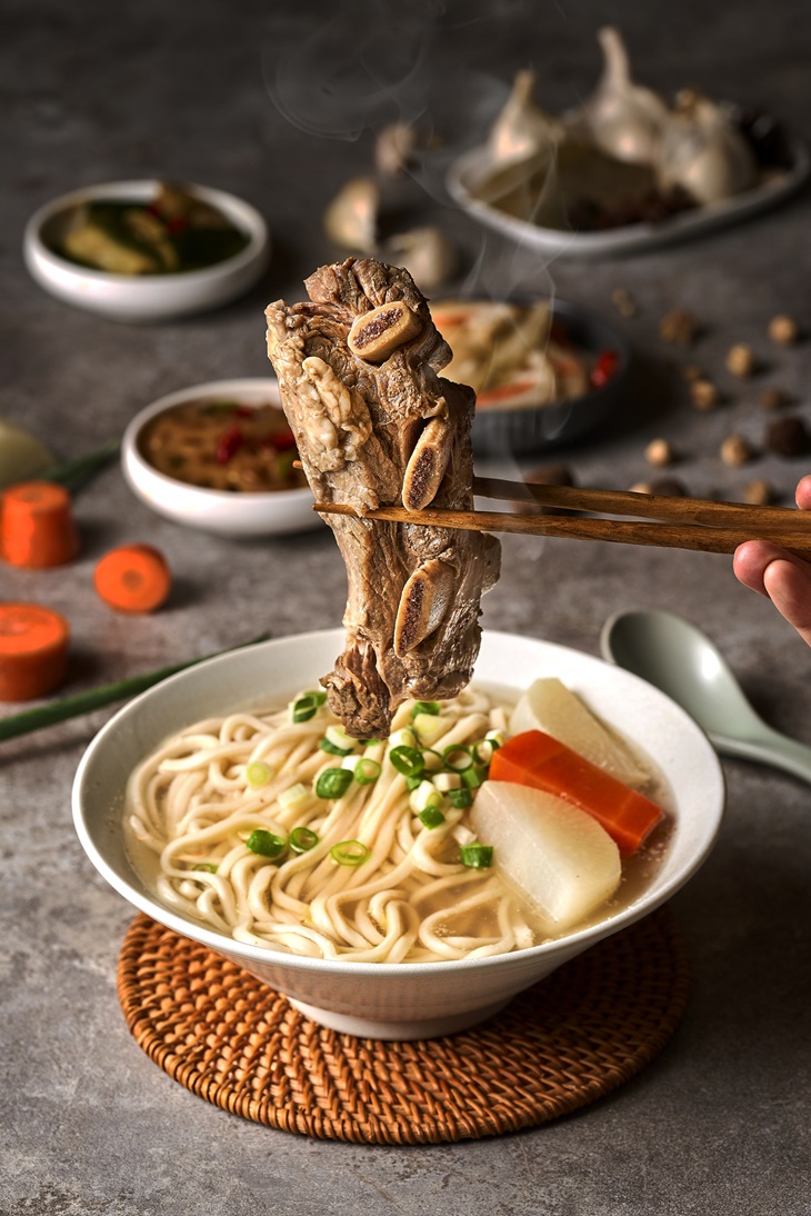 招牌清燉牛骨麵