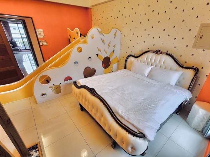 黃色寶貝親子滑梯四人房