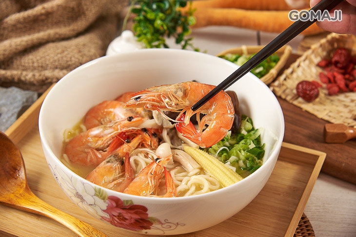 蝦濤洶湧雞湯麵