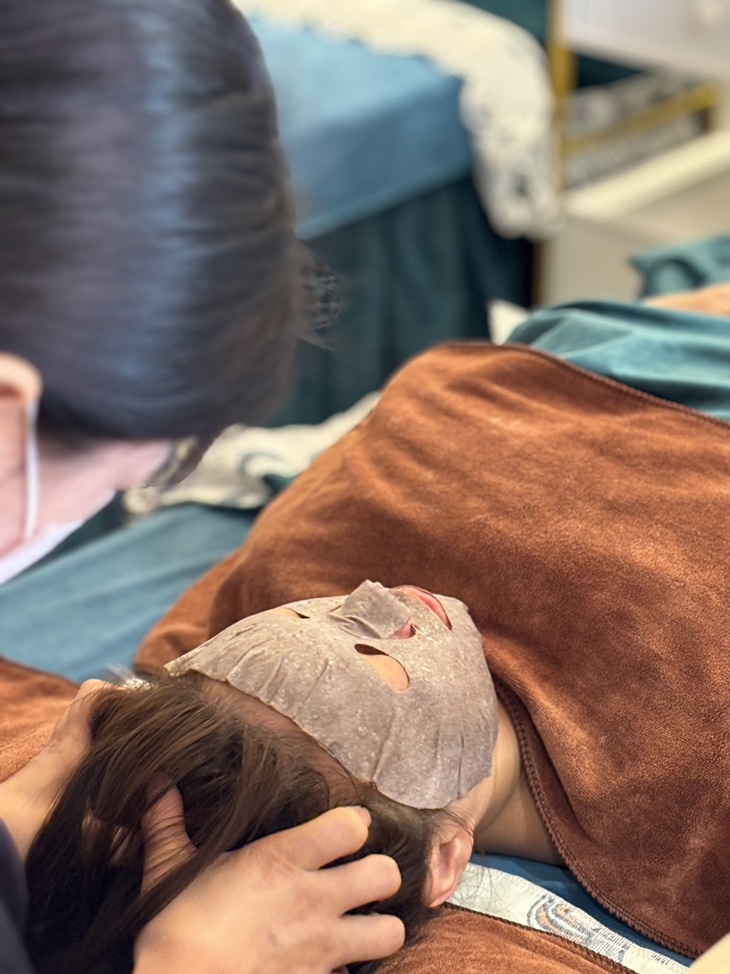 敷臉(同時頭肩頸指壓按摩)