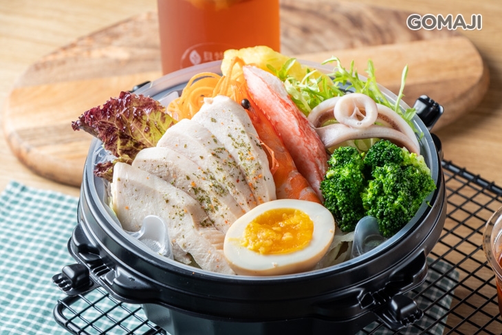 海陸涼麵(含嫩雞胸、蝦、魷魚、蟹味棒)
