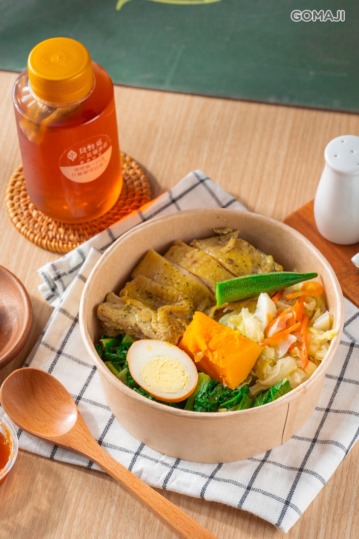 迷迭香烤雞餐盒+麥香紅茶