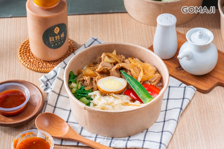 薑汁炒豚肉餐盒+奶茶