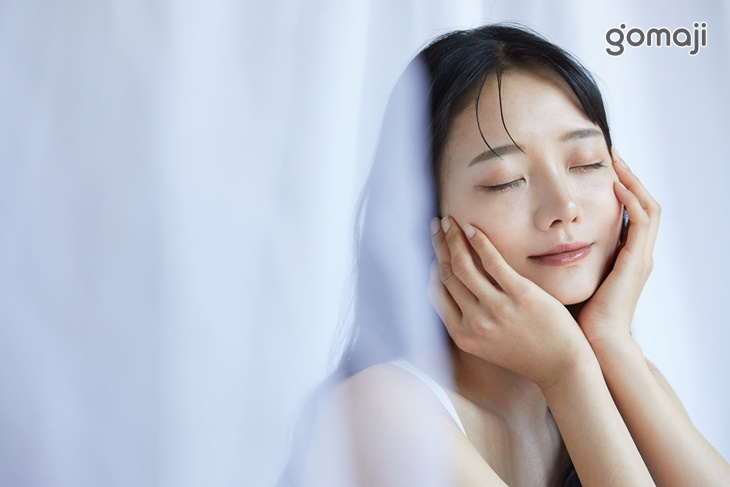 活絡好氣色~自然白潤透紅!獨特手技-臉部彈撥鬆筋