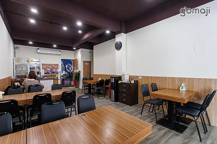 淡水黑咻排骨飯