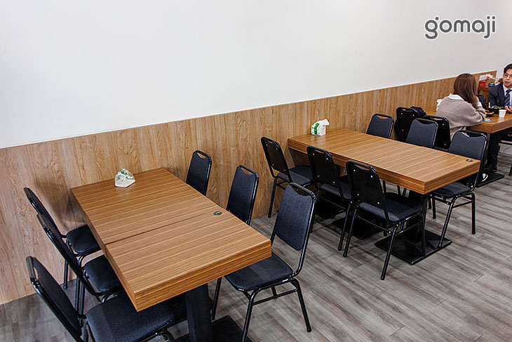 淡水黑咻排骨飯