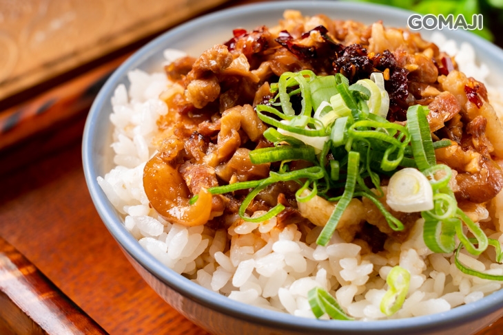 麻辣滷肉飯