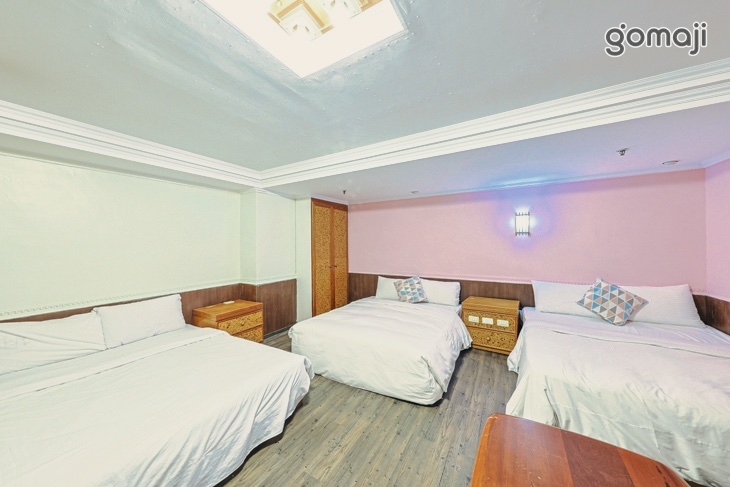 788三大床六人房