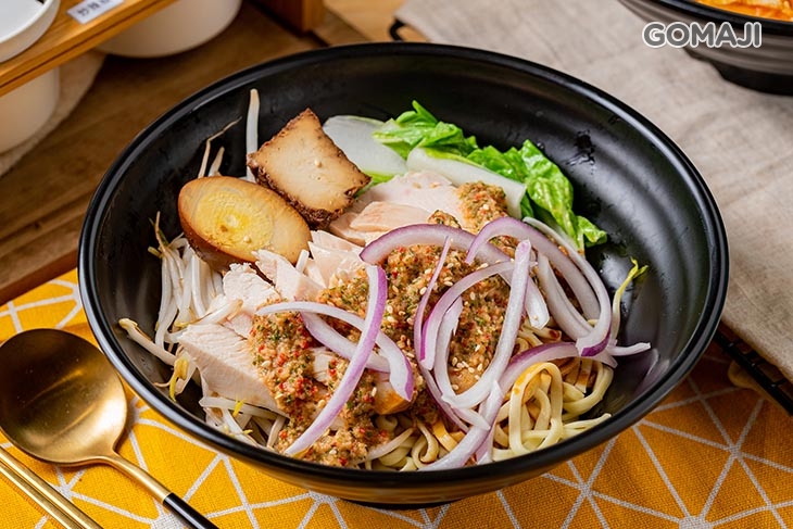 泰式酸辣雞肉乾拌麵