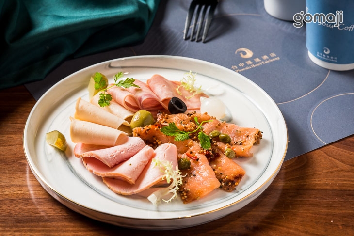 紅椒煙燻鮭魚&黑胡椒里肌肉