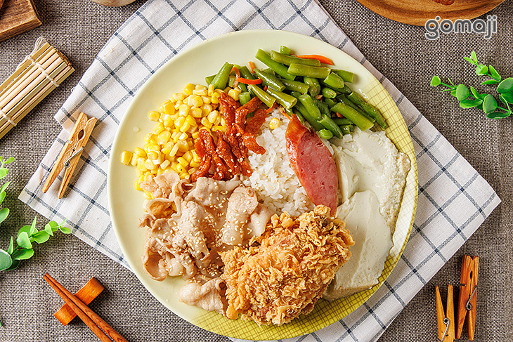 卡拉雞塊烤肉飯