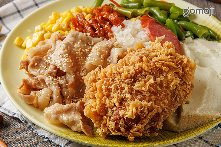 卡拉雞塊烤肉飯３