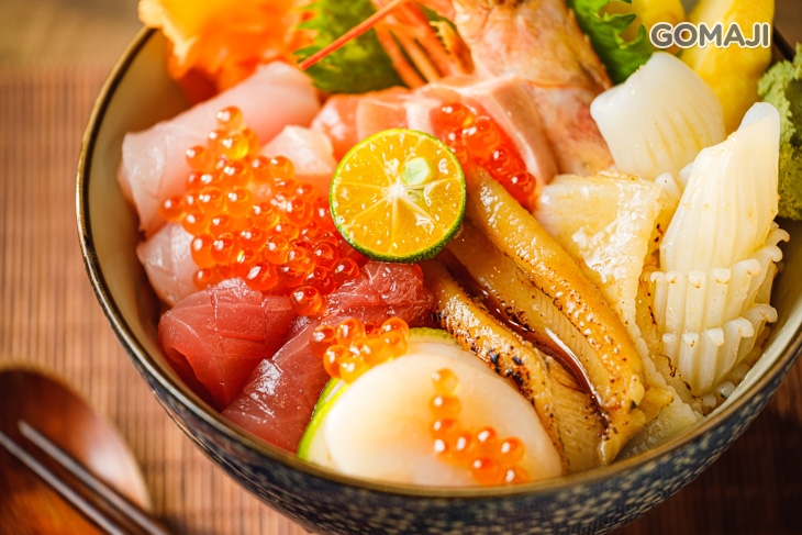 海撈刺生丼