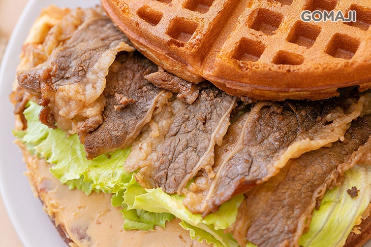 花生牛五花蔬菜鬆餅