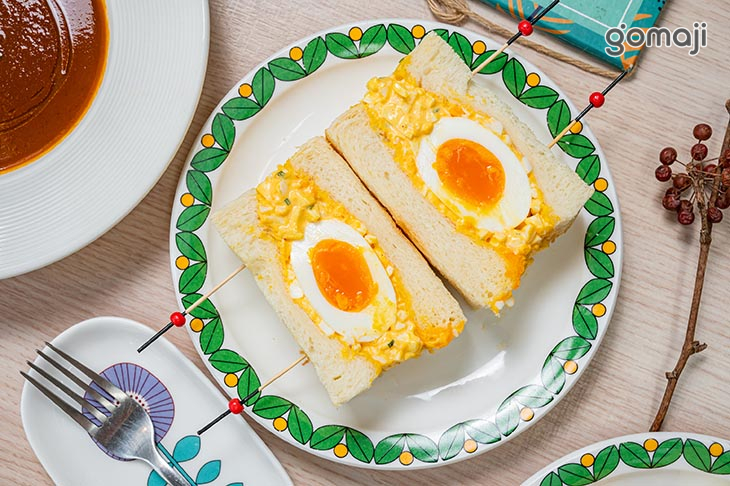 溏心蛋佐蛋沙拉三明治