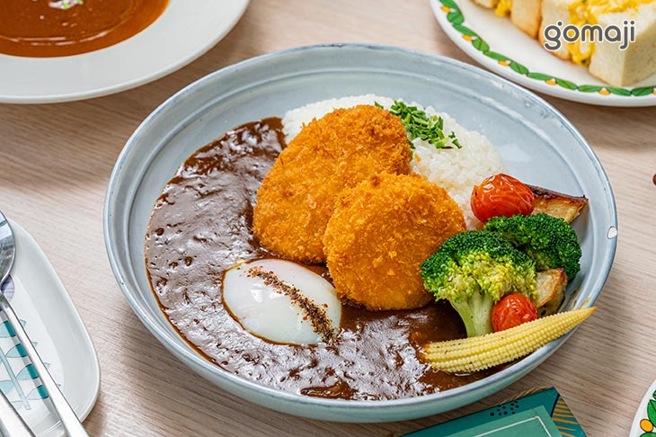 雙色可樂餅咖哩飯 佐 烤時蔬，溫泉蛋