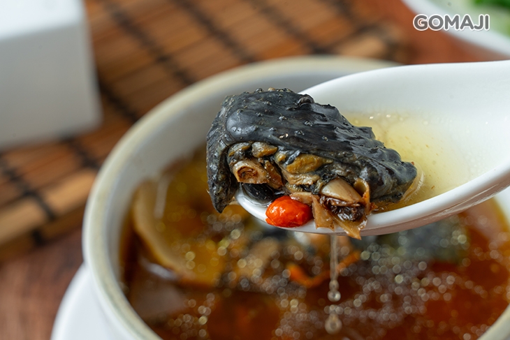 黃金蟲草燉雞湯