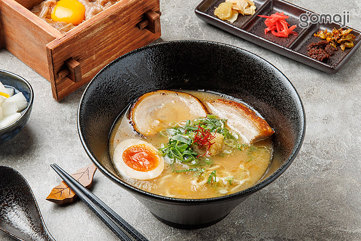 秘炙叉燒濃厚豚骨日本拉麵