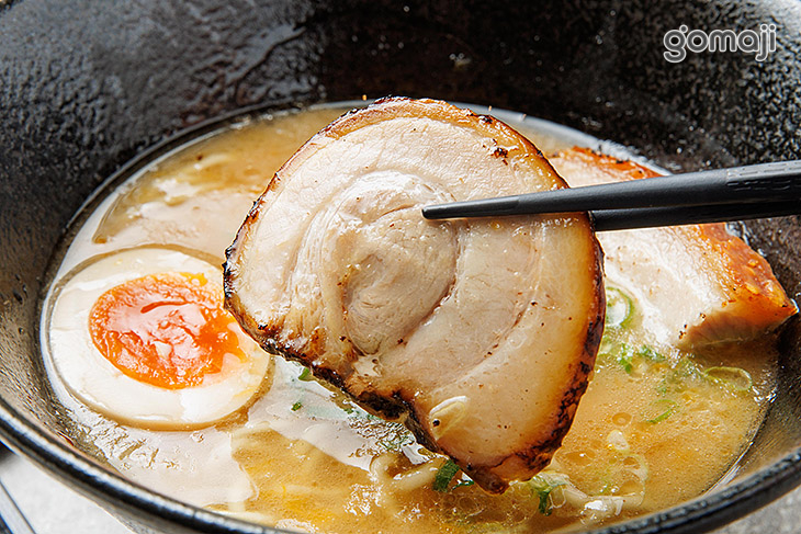 秘炙叉燒濃厚豚骨日本拉麵