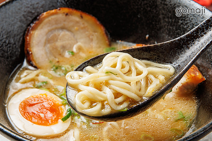 秘炙叉燒濃厚豚骨日本拉麵