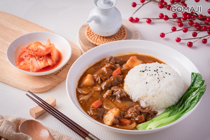 牛腩咖哩飯 + 當日35元涼拌小菜一份