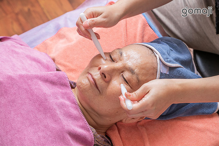 全臉古法⽟⽯鬆筋(搭配臉部專門按摩精油)