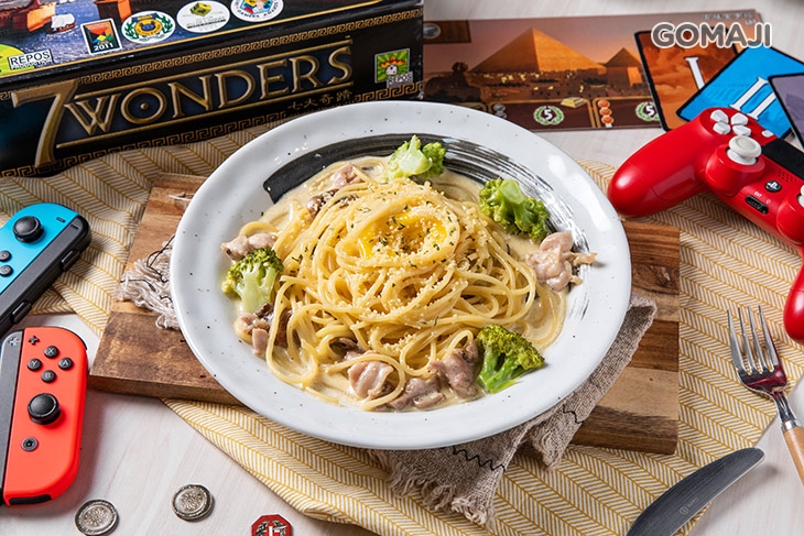 奶油蕈菇嫩雞麵