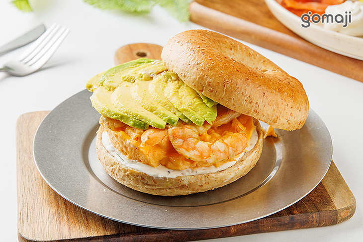 酪梨鮮蝦 貝果堡