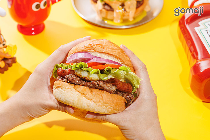 終極大口吃起司漢堡