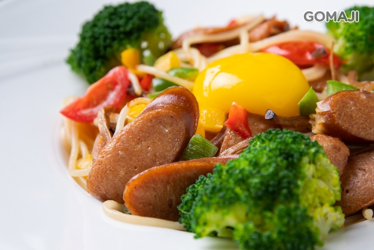 德式香腸蛋黃義大利麵