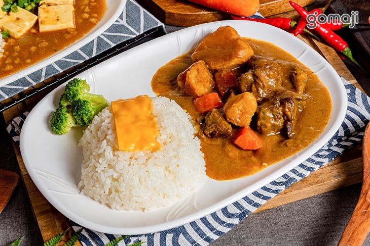 牛腩咖哩飯