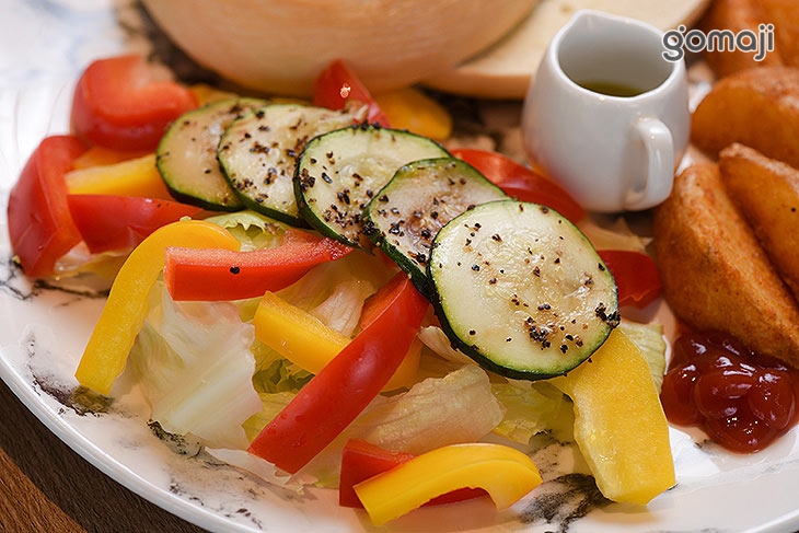 貝果菜菜沙拉拼盤