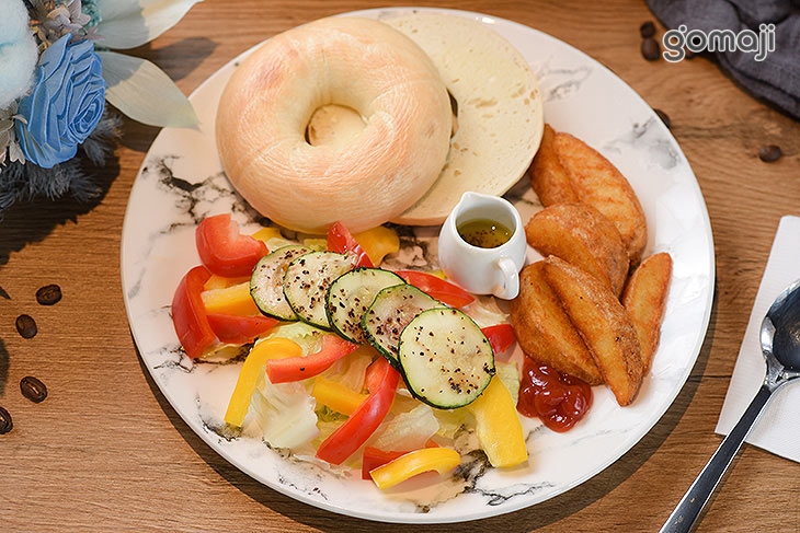 貝果菜菜沙拉拼盤