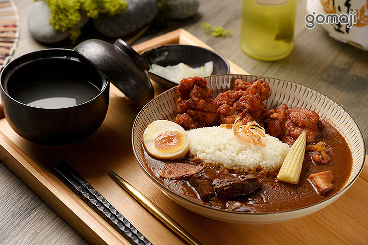 和牛拼炸雞咖哩定食