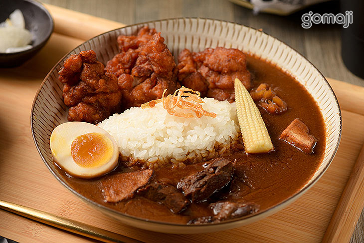 和牛拼炸雞咖哩定食