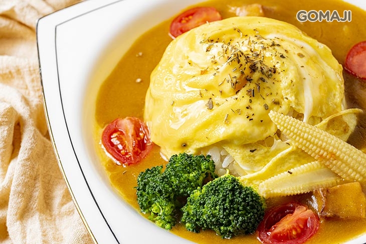 歐姆蛋咖喱飯+主廚特製秘方排骨