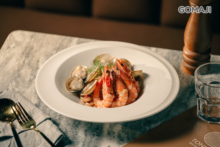 蒜香辣味海鮮義大利麵