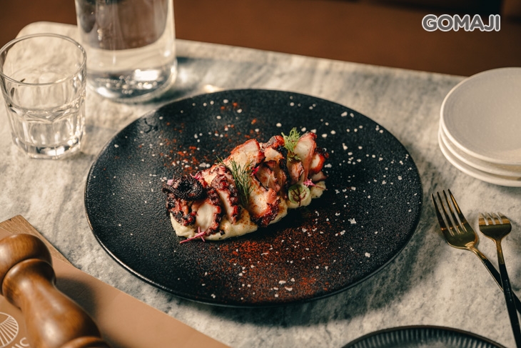 煎章魚佐絲滑馬鈴薯泥