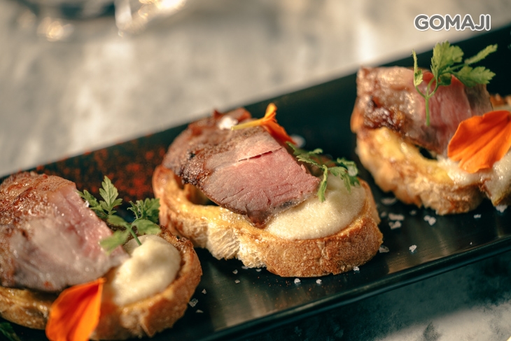 伊比利豬上蓋佐青蘋果奶油醬