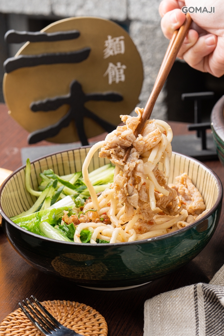 麻辣豬肉拌麵（炒烏龍）