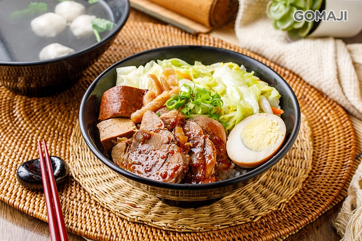  遠處飄香滷香腱飯