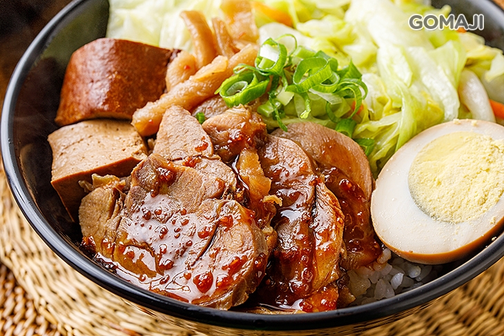  遠處飄香滷香腱飯