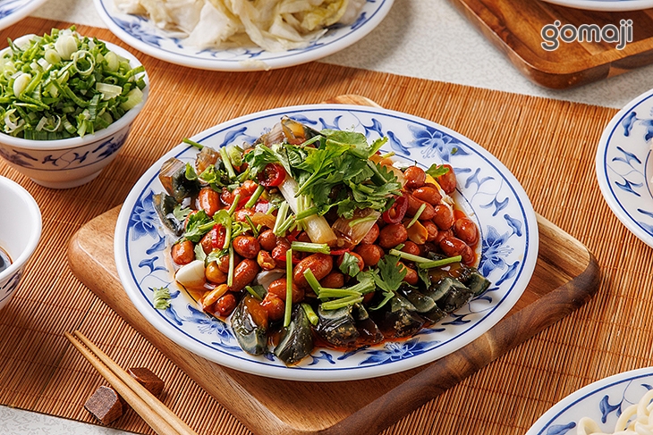 皮蛋鹹蛋辣花生