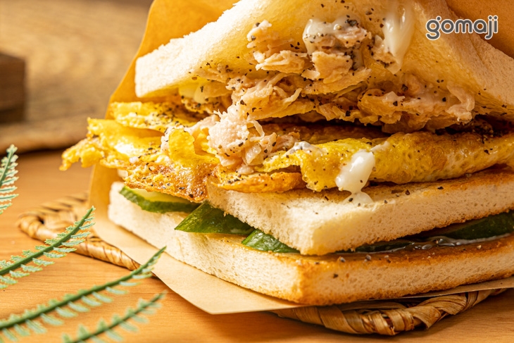 黑胡椒燻雞三明治