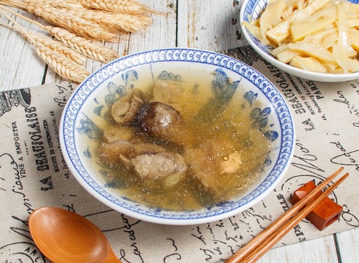 鮮菇排骨湯