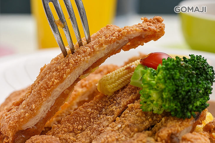 酥炸雞排歐姆蛋咖哩飯